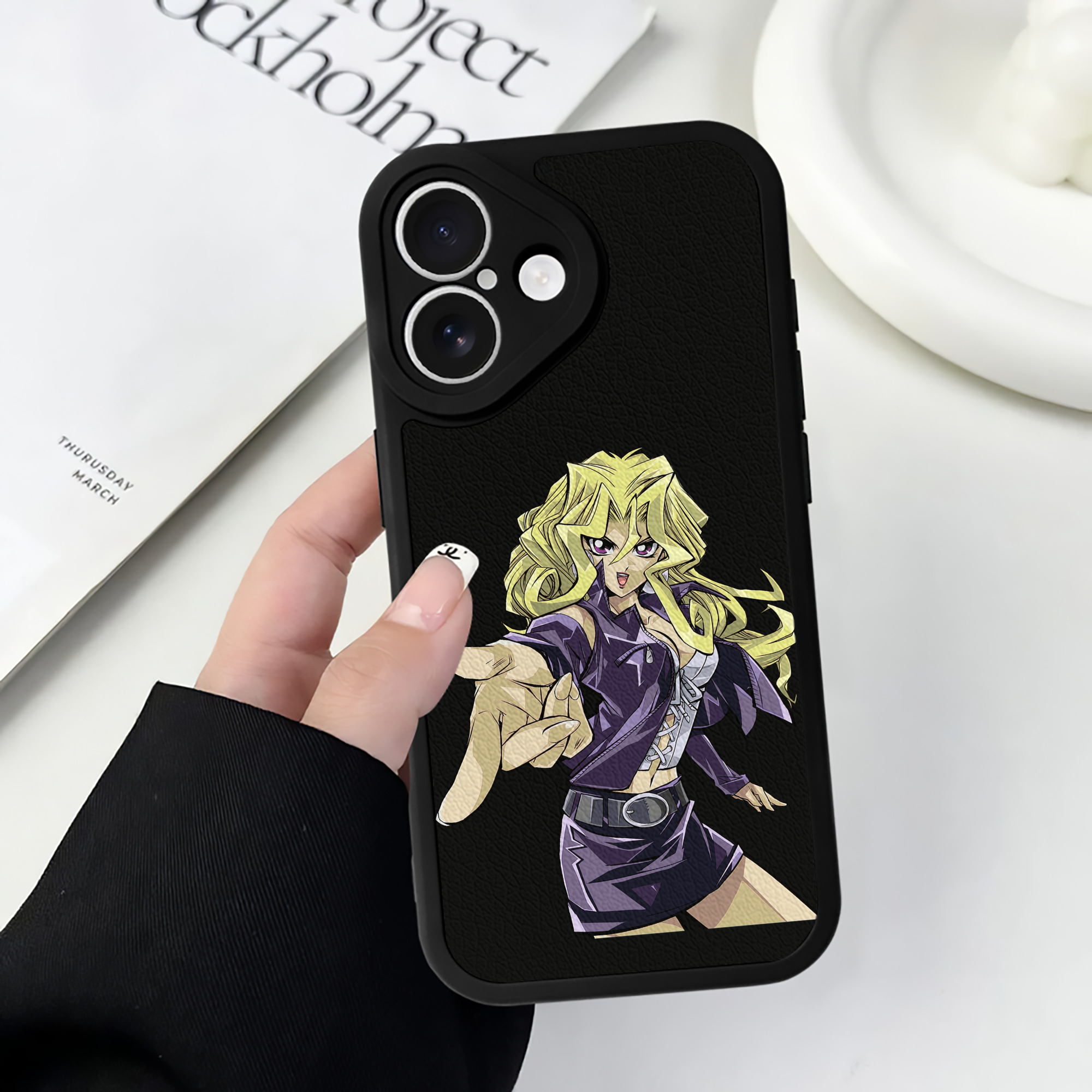 （画像用） 遊☆戯☆王 Yu-Gi-Oh! 【iPhone 16シリーズ対応】シリコンスマホケース（レザー調） 材質：シリコン